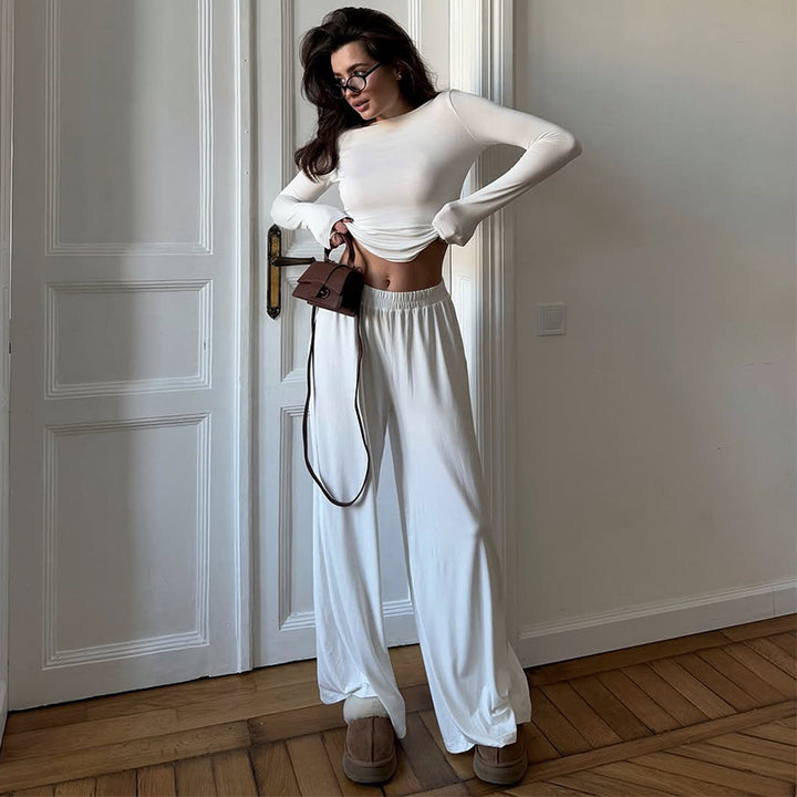 Damernas loungewear-set bestående av långärmad topp och vida byxor Mirla-Eva Jonsson