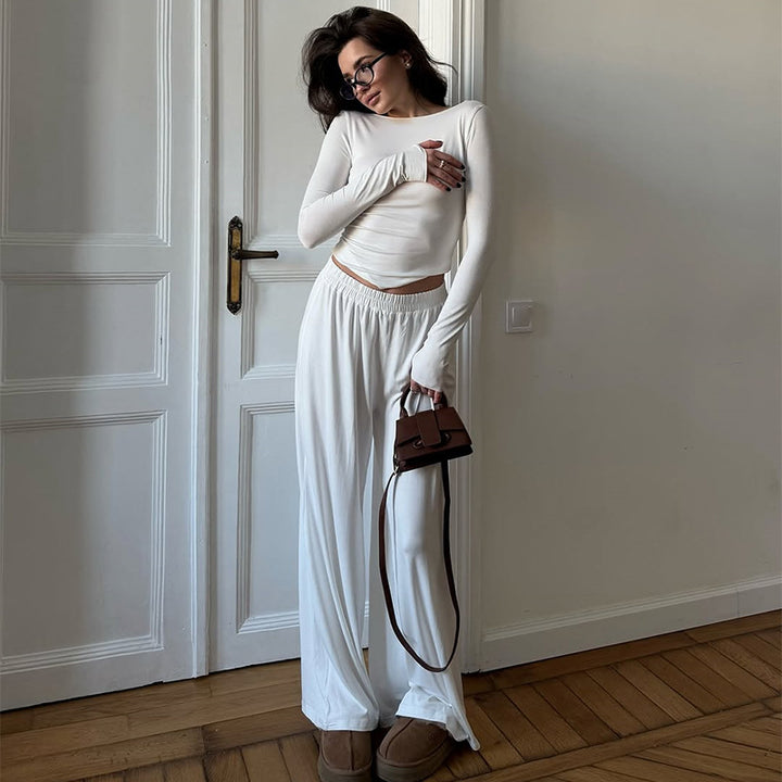 Damernas loungewear-set bestående av långärmad topp och vida byxor Mirla-Eva Jonsson