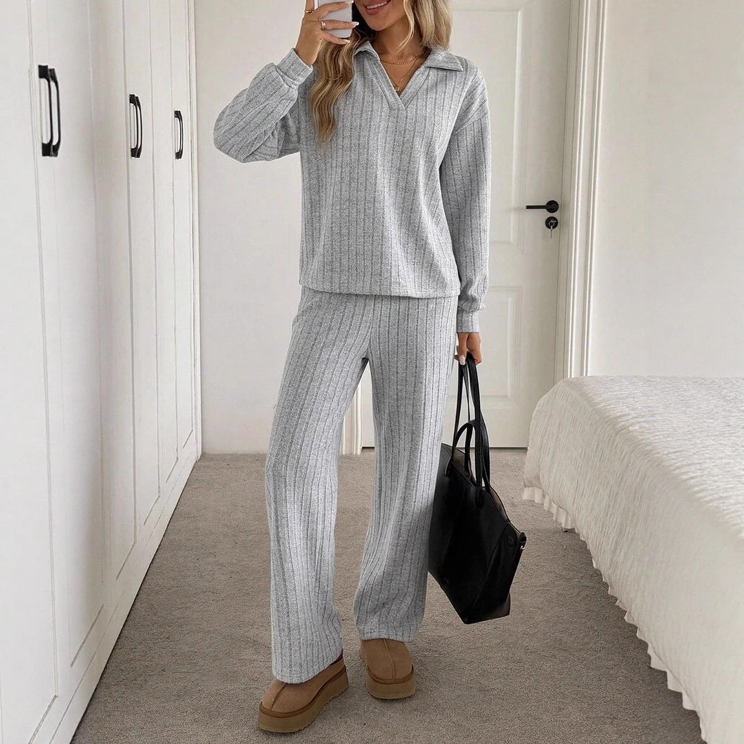 Damernas loungewear-set i strukturerad tyg med avslappnad passform Mirla-Eva Jonsson
