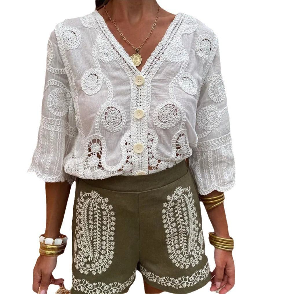 Damernas luftig blus med konstfullt virkat mönster och knappslå Eva Jonsson-Eva Jonsson