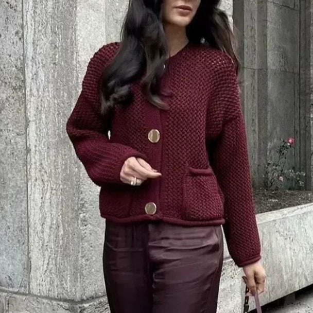 Damernas luftig stickad jacka med knapplist och praktiska fickor Eva Jonsson-Eva Jonsson