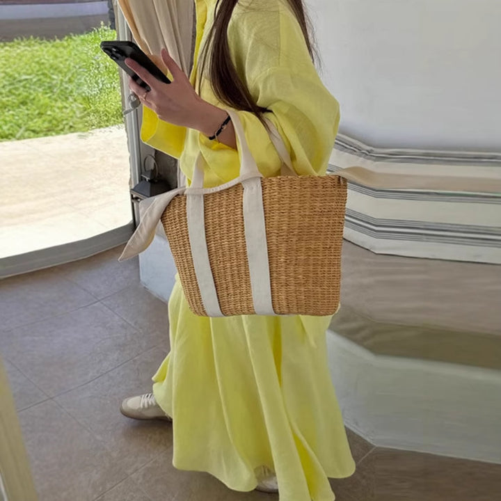 Damernas luftiga maxiklänning med elegant skjortkrage Eva Jonsson-Eva Jonsson