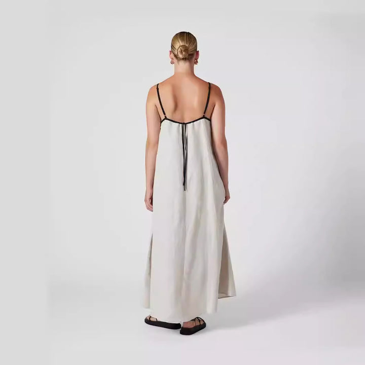 Damernas luftiga maxiklänning med fina axelband och bekymmerslös skärning Eva Jonsson-Eva Jonsson