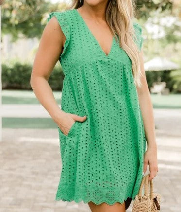 Damernas luftiga midiklänning med romantiska volangdetaljer Eva Jonsson-Eva Jonsson