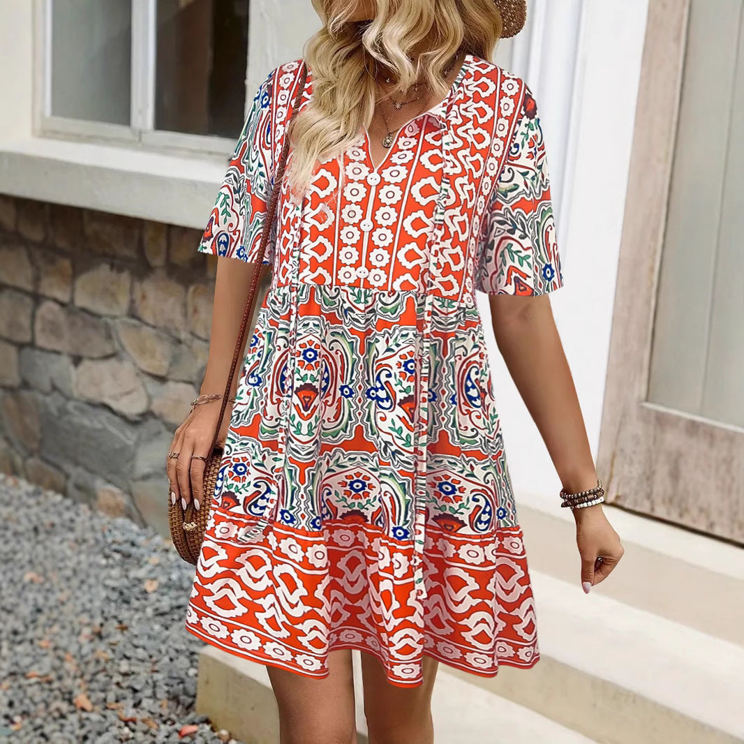 Damernas luftiga sommarklänning med kurvvänlig skärning och lekfullt mönster Eva Jonsson-Eva Jonsson