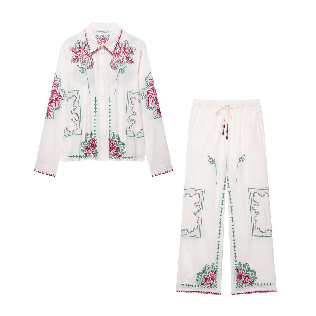 Damernas luftiga vida byxor med blommönstrad broderi Mirla-Eva Jonsson