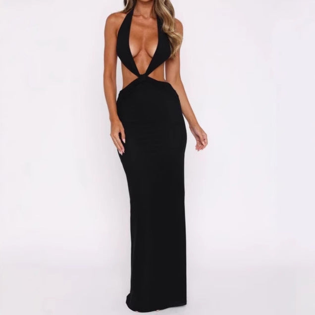 Damernas lyx maxiklänning med djup V-hals och spännande cut-out-detaljer Eva Jonsson-Eva Jonsson