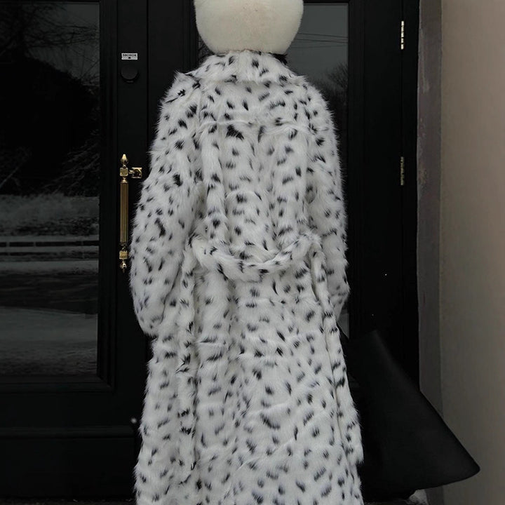 Damernas lyxiga konstfälljacka med iögonfallande djurmotiv Eva Jonsson-Eva Jonsson