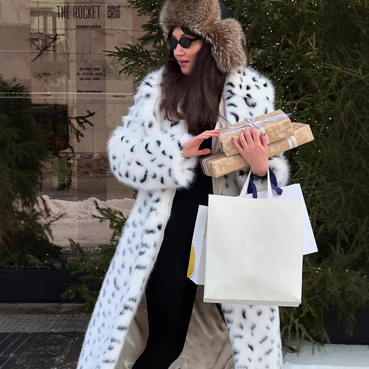 Damernas lyxiga konstfälljacka med iögonfallande djurmotiv Eva Jonsson-Eva Jonsson