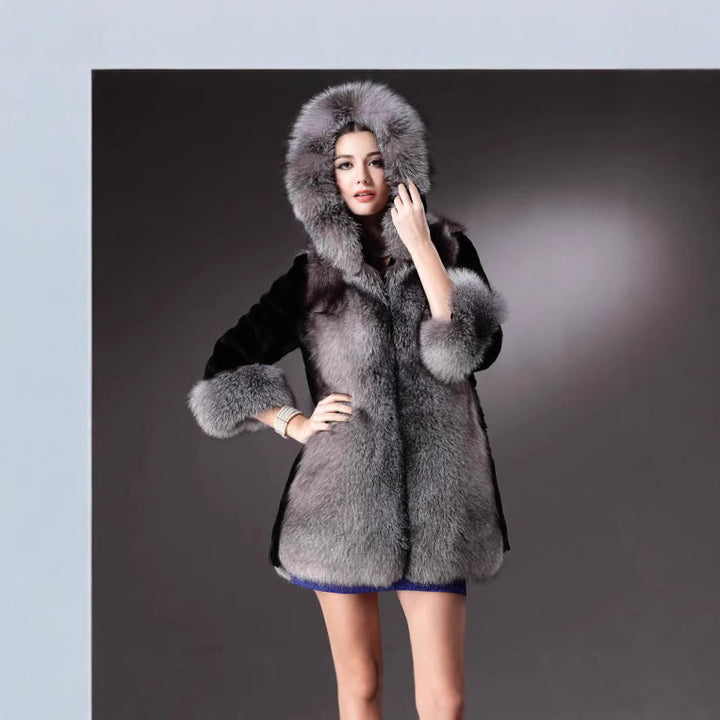 Damernas lyxiga konstpälsjacka med huva och dekorativa detaljer Eva Jonsson-Eva Jonsson