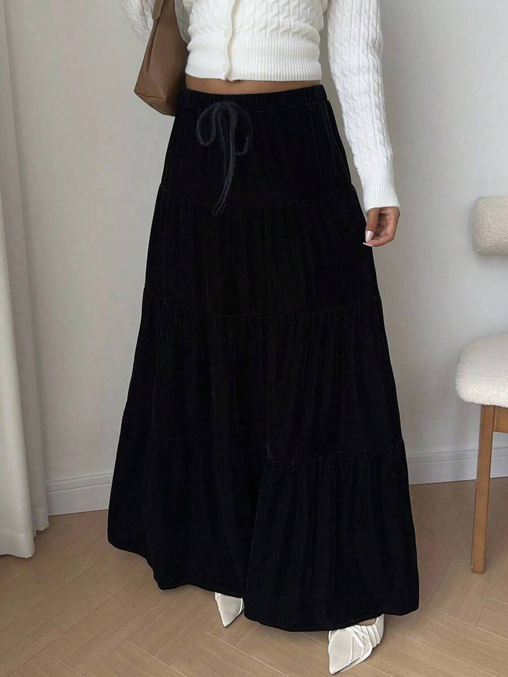 Damernas maxikjol med elastisk midja och voluminös veckdesign Mirla-Eva Jonsson