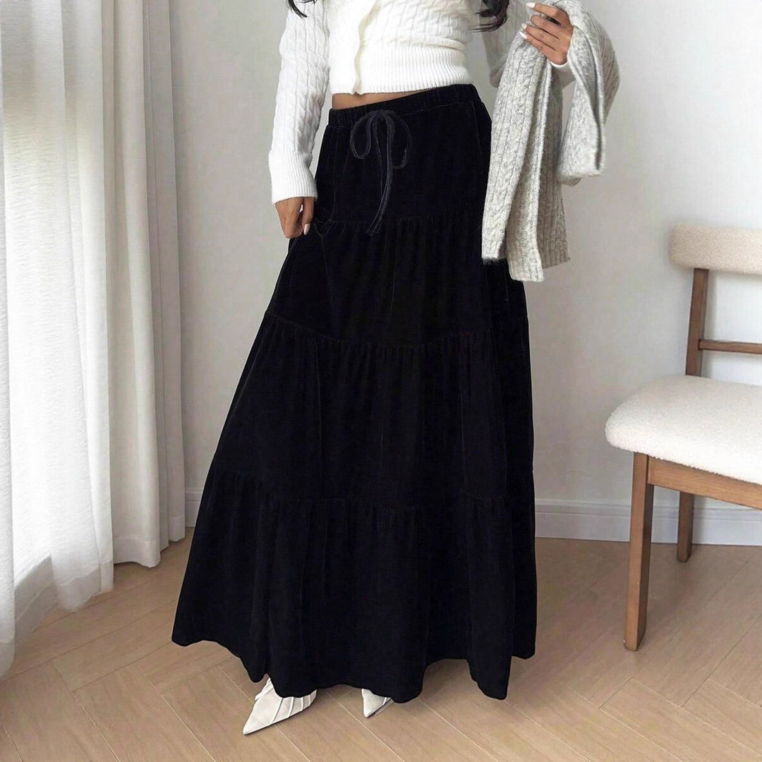 Damernas maxikjol med elastisk midja och voluminös veckdesign Mirla-Eva Jonsson
