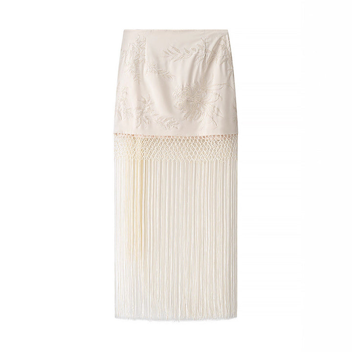 Damernas maxikjol med konstfull fransdekoration och elegant broderi Mirla-Eva Jonsson