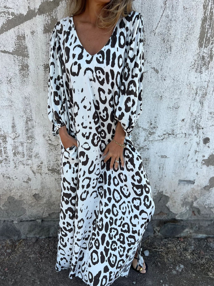 Damernas maxiklänning i stiligt leopardmönster Eva Jonsson-Eva Jonsson