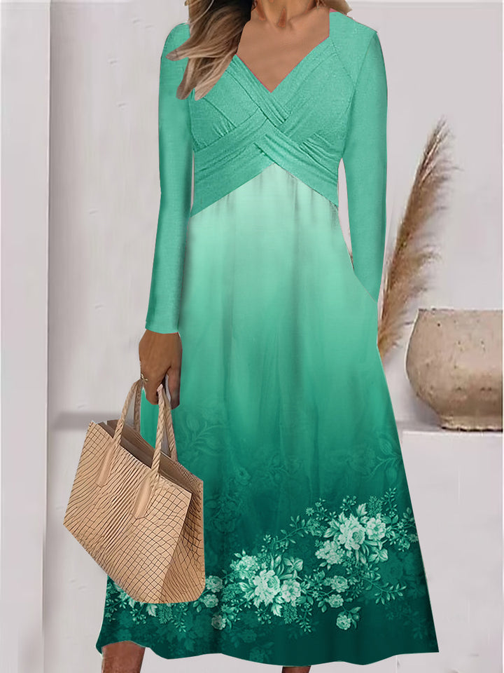 Damernas maxiklänning med blommönster och figurnära passform Eva Jonsson-Eva Jonsson