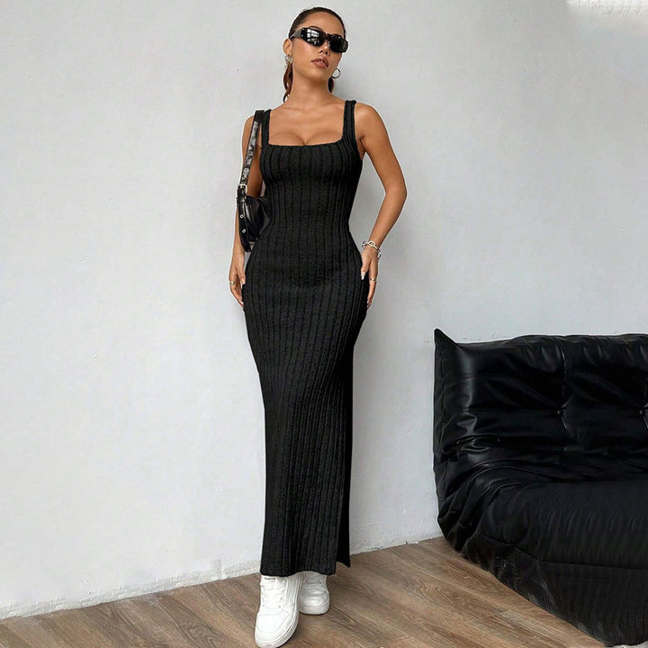 Damernas maxiklänning med elegant ribbmönster och sidkick Mirla-Eva Jonsson