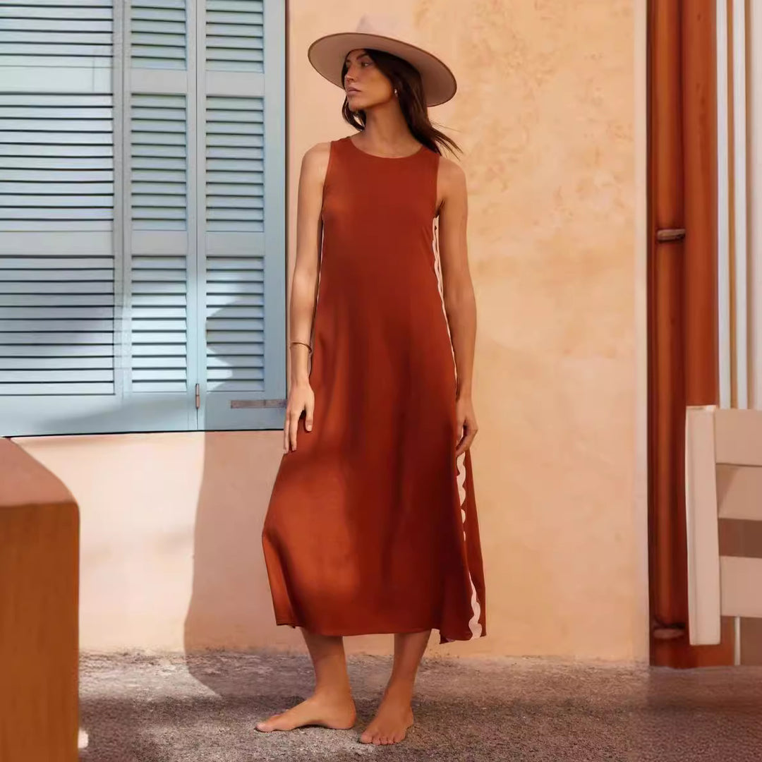 Damernas maxiklänning med elegant skärning och dekorativa detaljer Mirla-Eva Jonsson