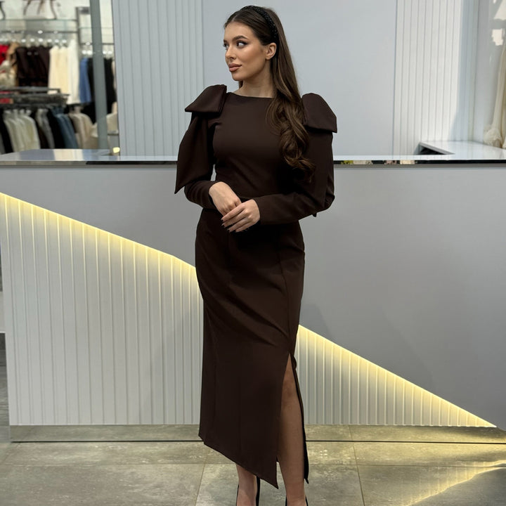 Damernas maxiklänning med eleganta puffärmar och sidoöppning-Eva Jonsson