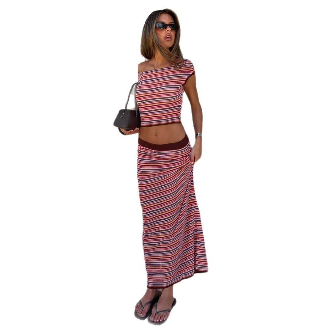 Damernas maxiklänning med färgglada ränder och off-shoulder design Mirla-Eva Jonsson