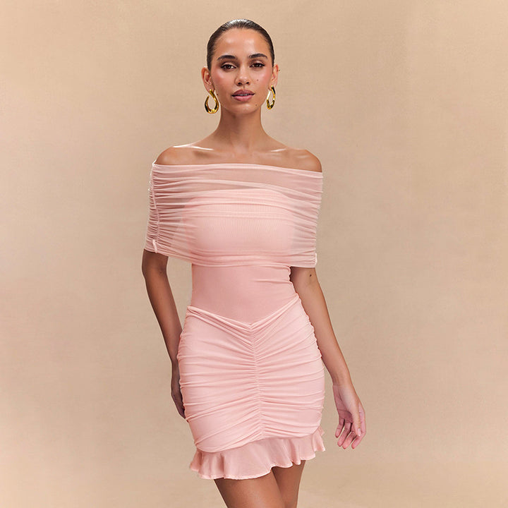 Damernas mini-omslagsklänning med elegant off-shoulder-design och raffinerade volangdetaljer Eva Jonsson-Eva Jonsson