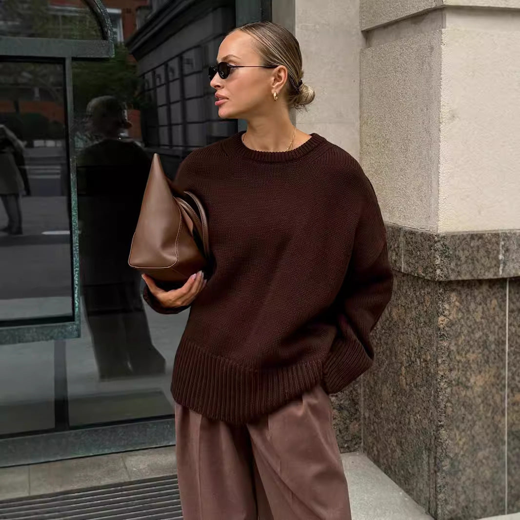 Damernas mjuka oversized stickad tröja med breda muddar Mirla-Eva Jonsson