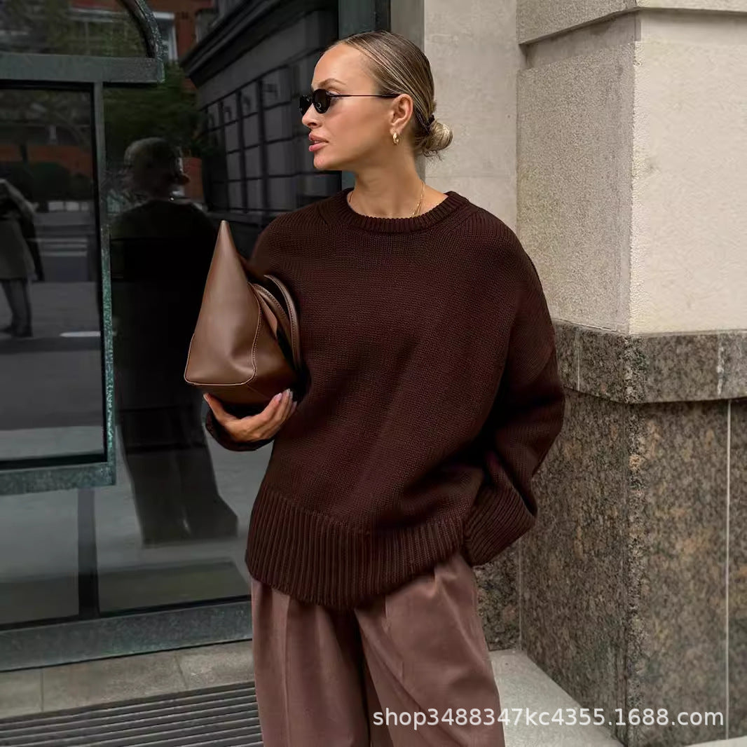 Damernas mjuka oversized stickad tröja med breda muddar Mirla-Eva Jonsson