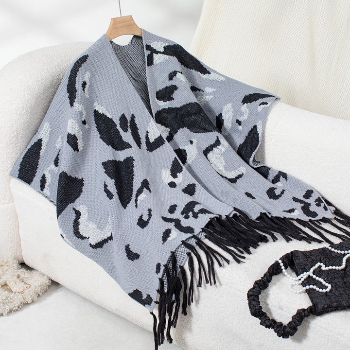 Damernas mjuka scarf med fransigt mönster Mirla-Eva Jonsson