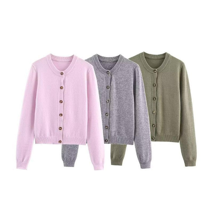 Damernas mjuka stickad cardigan med knappstängning och eleganta ribbdetaljer Eva Jonsson-Eva Jonsson
