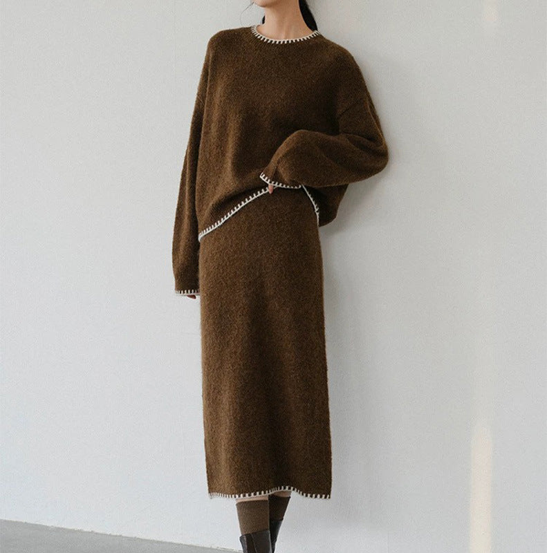 Damernas mjuka stickad outfit med fina detaljer och avslappnad snitt Eva Jonsson-Eva Jonsson