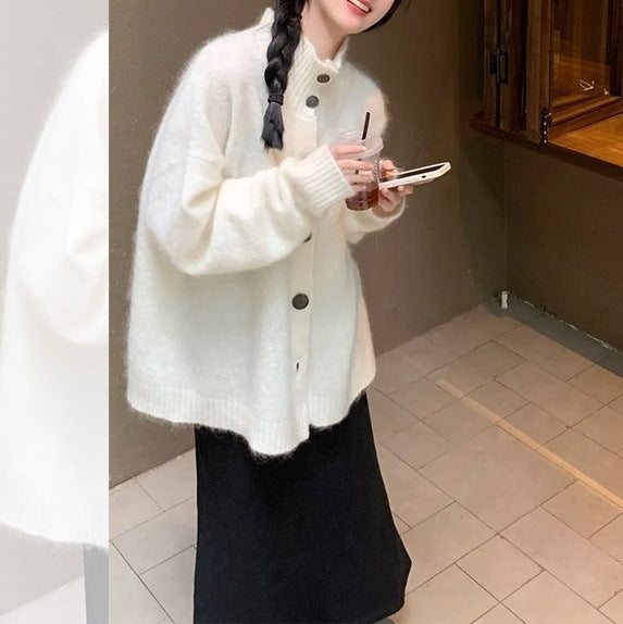 Damernas mjuka stickade cardigan med knäppning och lös passform Mirla-Eva Jonsson