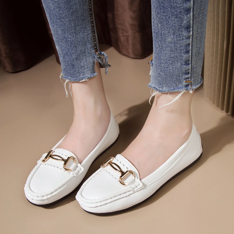 Damernas moccasins med elegant spänne-detalj och markant design Mirla-Eva Jonsson