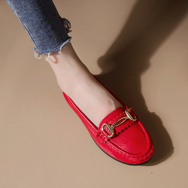 Damernas moccasins med elegant spänne-detalj och markant design Mirla-Eva Jonsson