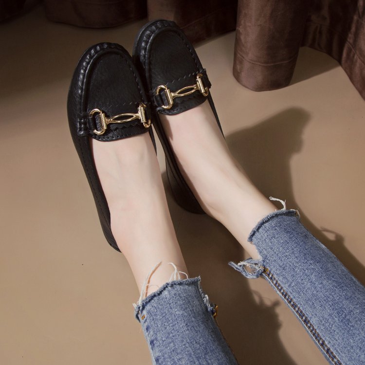 Damernas moccasins med elegant spänne-detalj och markant design Mirla-Eva Jonsson
