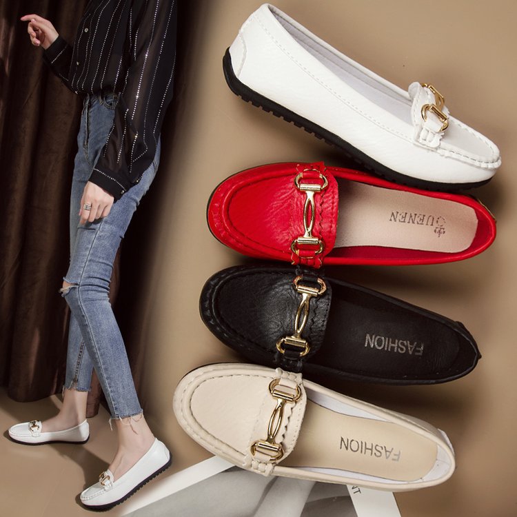 Damernas moccasins med elegant spänne-detalj och markant design Mirla-Eva Jonsson