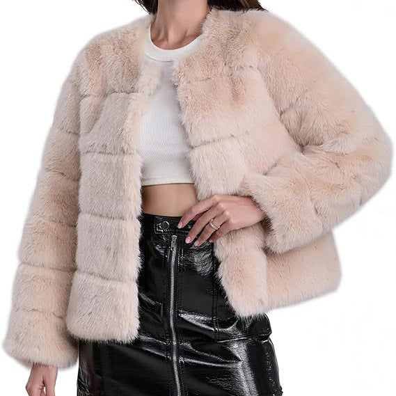 Damernas moda konstpälsjacka med iögonfallande snitt Eva Jonsson-Eva Jonsson