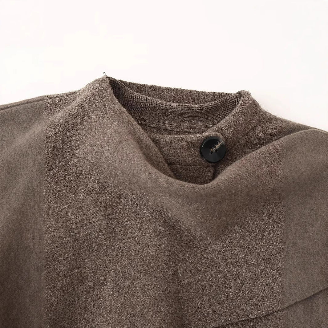 Damernas moda oversized-jacka med asymmetrisk skärning och stilig ståkrage Mirla-Eva Jonsson