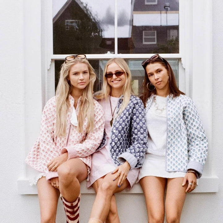 Damernas mode blousonjacka med blomstertryck och strukturerad krage Mirla-Eva Jonsson