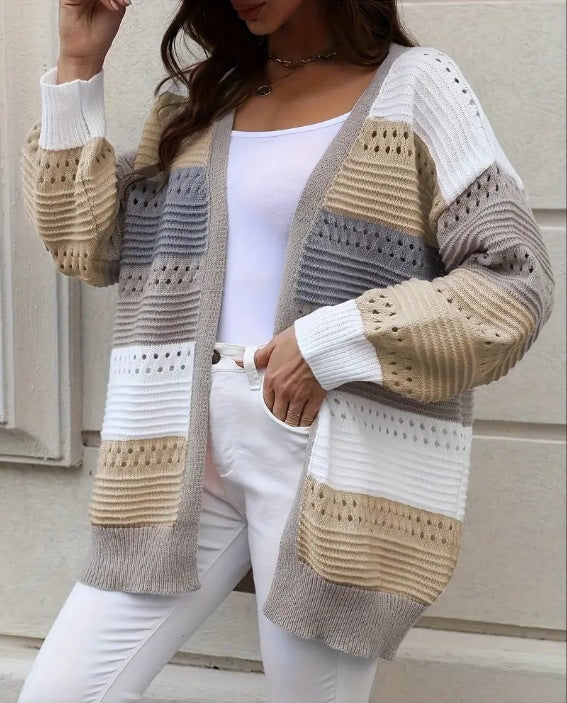 Damernas mode cardigan med unikt mönster och avslappnad passform Mirla-Eva Jonsson