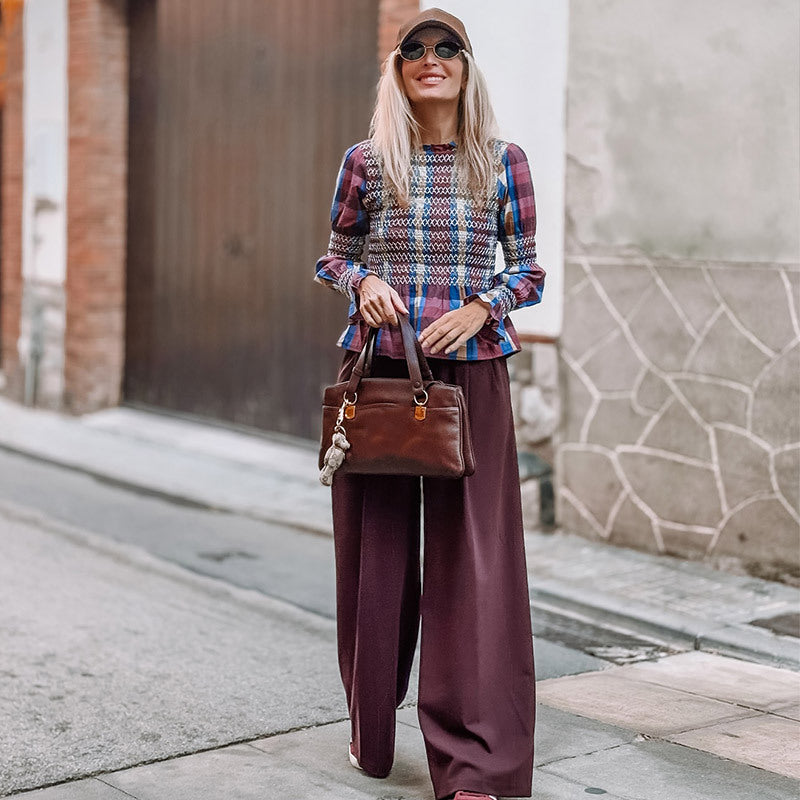 Damernas mode morotsbyxor med hög midja och eleganta veck Mirla-Eva Jonsson