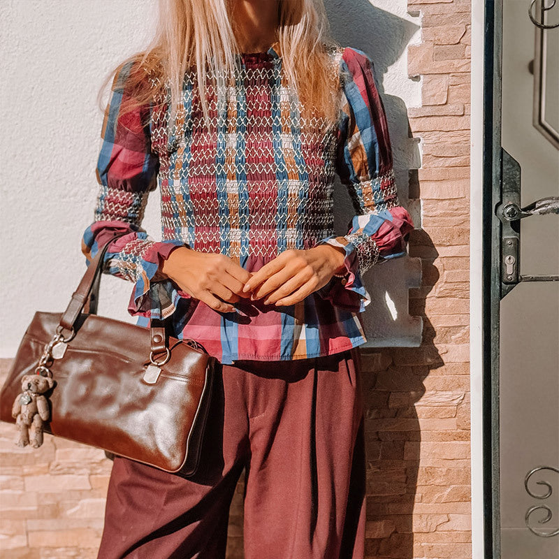 Damernas mode morotsbyxor med hög midja och eleganta veck Mirla-Eva Jonsson