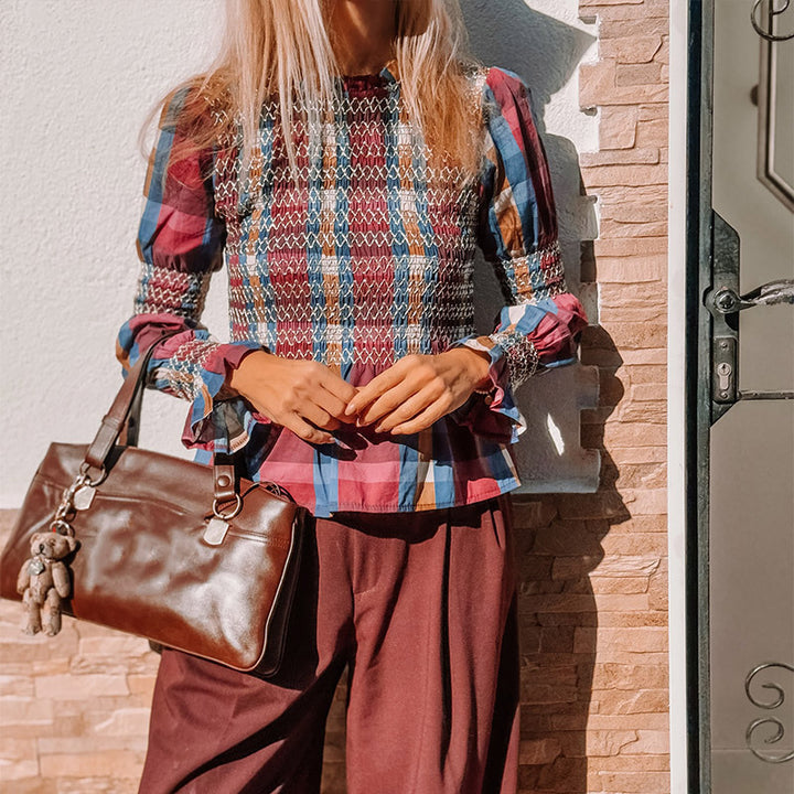 Damernas mode morotsbyxor med hög midja och eleganta veck Mirla-Eva Jonsson