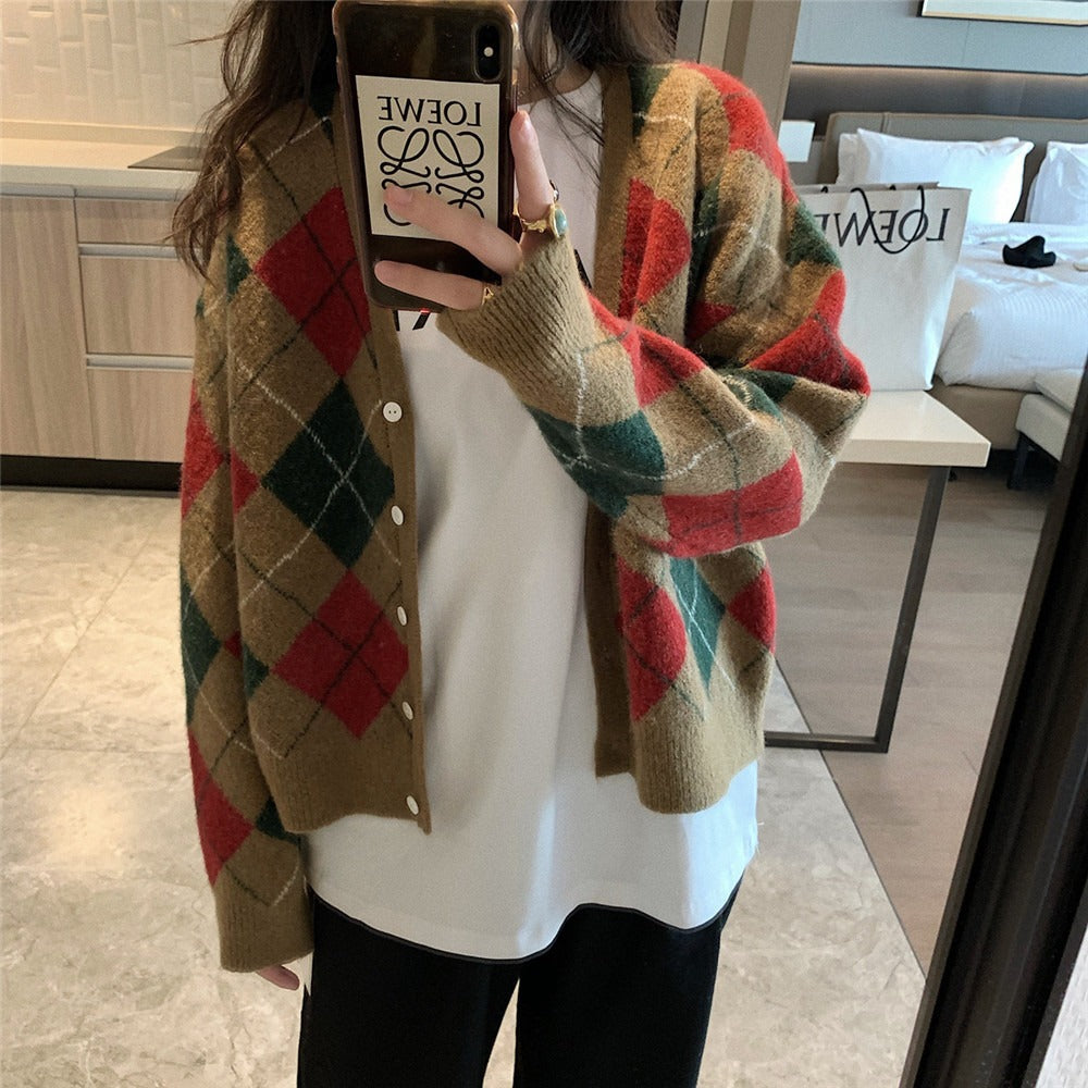 Damernas mode promenadrock jacka med detaljerat diamantmönster och knappr detaljer Mirla-Eva Jonsson