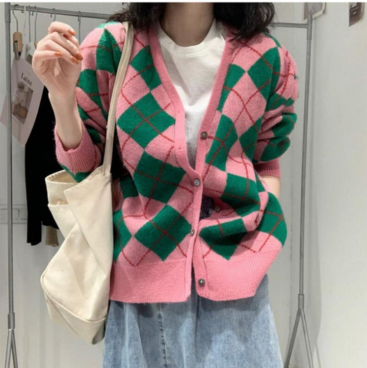 Damernas mode promenadrock jacka med detaljerat diamantmönster och knappr detaljer Mirla-Eva Jonsson