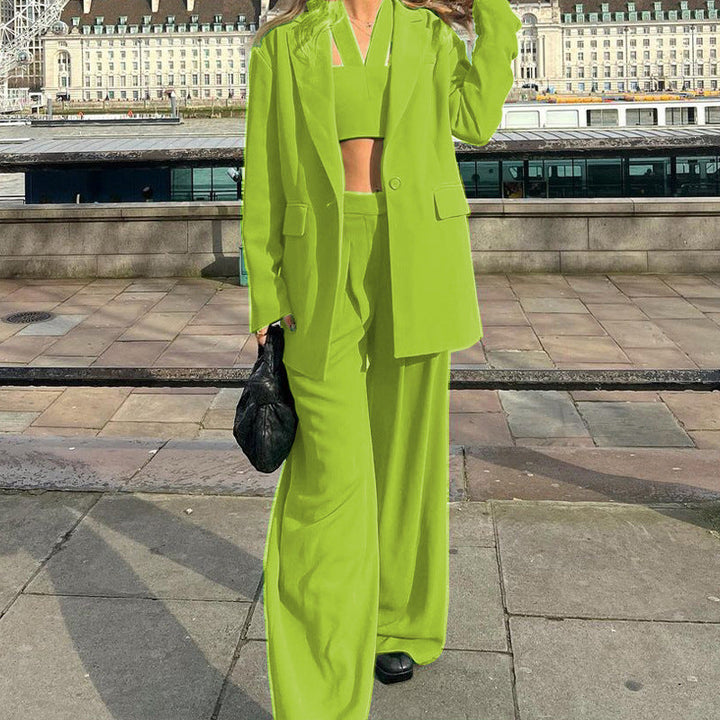Damernas mode set med vid blazer och croppad topp Mirla-Eva Jonsson