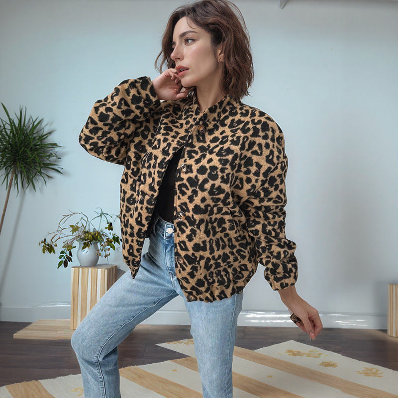 Damernas mode teddyjacka i leopardmönster Mirla-Eva Jonsson