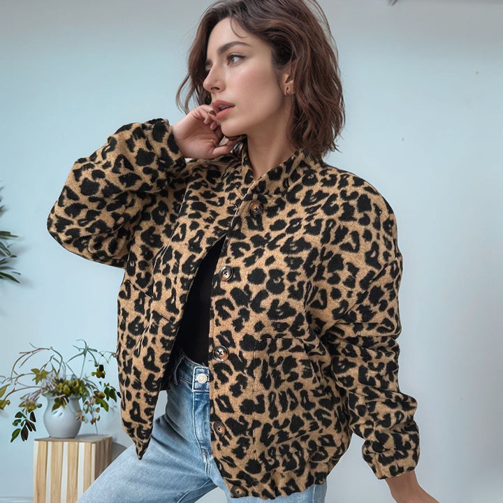 Damernas mode teddyjacka i leopardmönster Mirla-Eva Jonsson