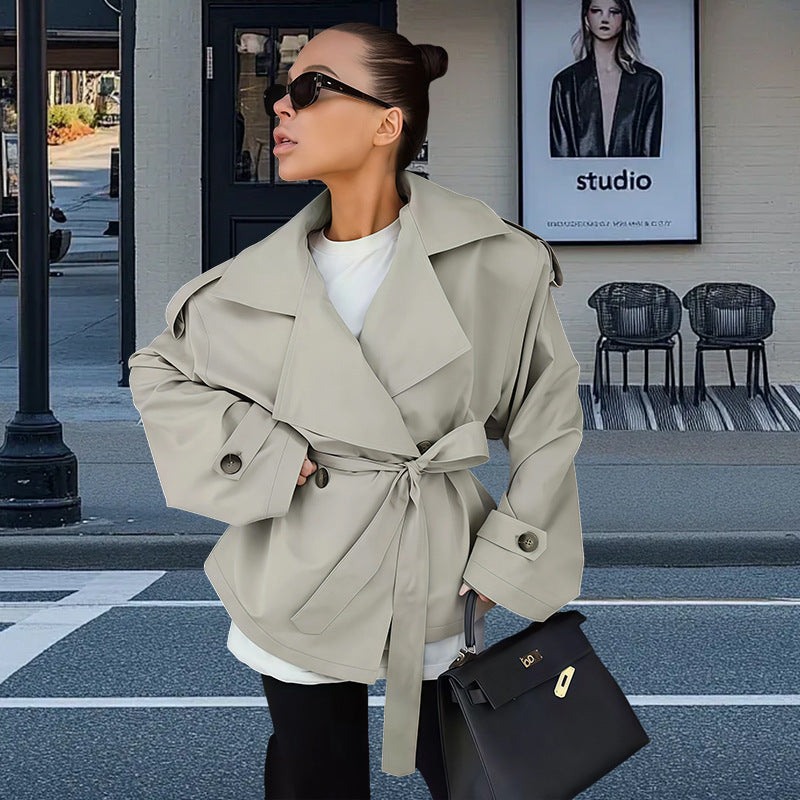 Damernas mode trenchjacka med bälte design och avslappnad skärning Mirla-Eva Jonsson