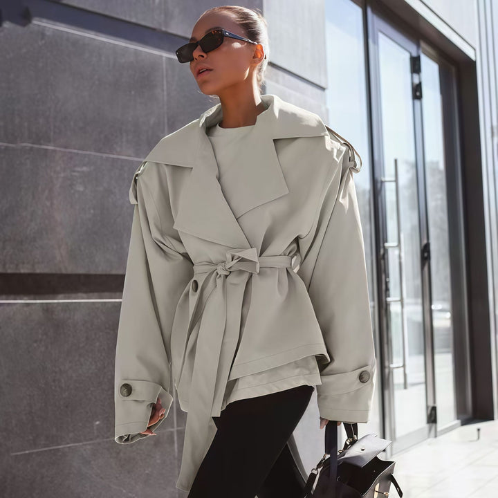 Damernas mode trenchjacka med bälte design och avslappnad skärning Mirla-Eva Jonsson