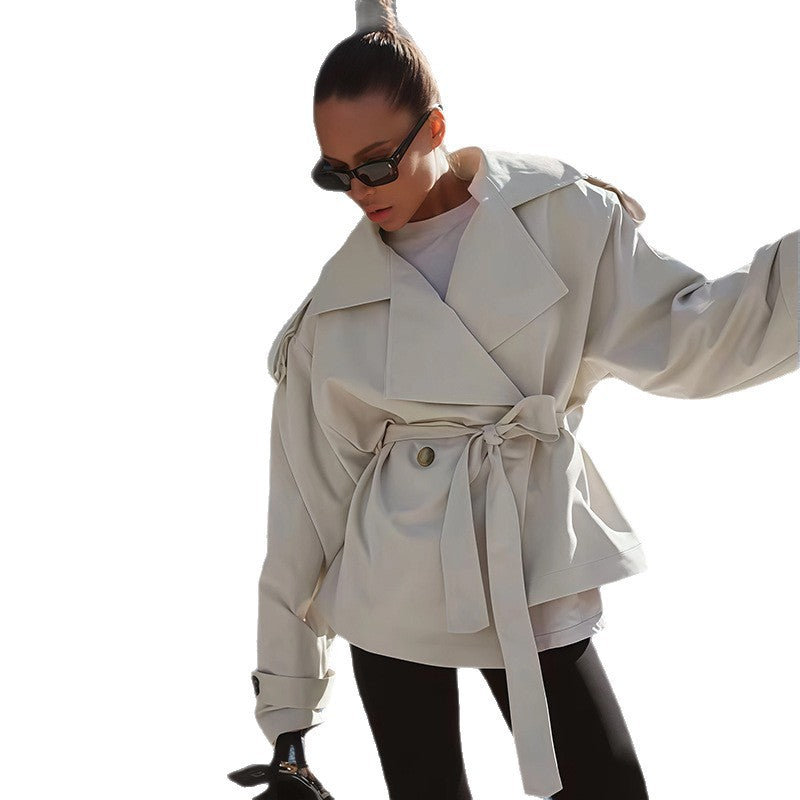 Damernas mode trenchjacka med bälte design och avslappnad skärning Mirla-Eva Jonsson