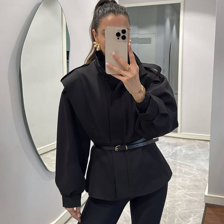 Damernas modeblazerjacka med skurna ärmar och figurnära passform Mirla-Eva Jonsson
